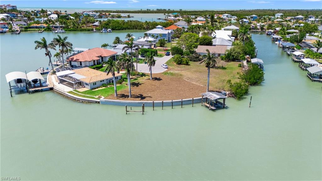 ISLES OF CAPRI - Land