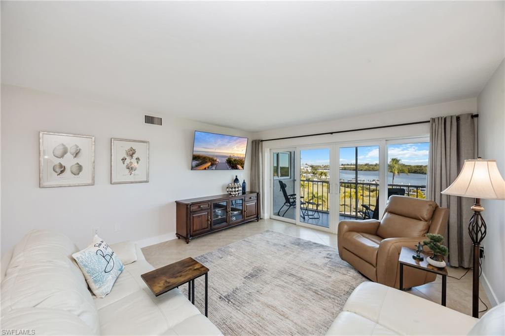 MARINERS COVE - Residential Lease