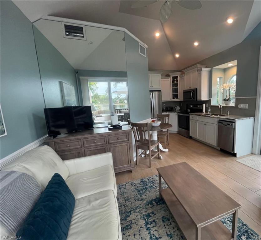 PELICAN LAKE RV RESORT - Land