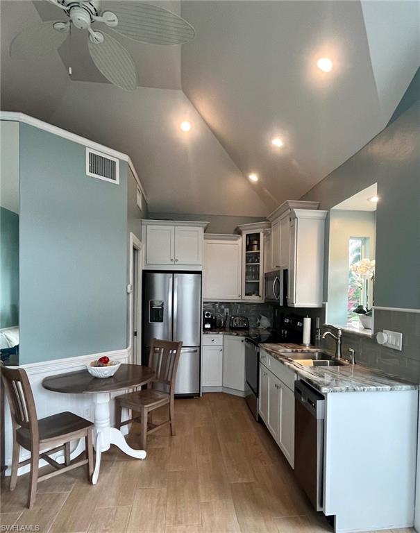 PELICAN LAKE RV RESORT - Land