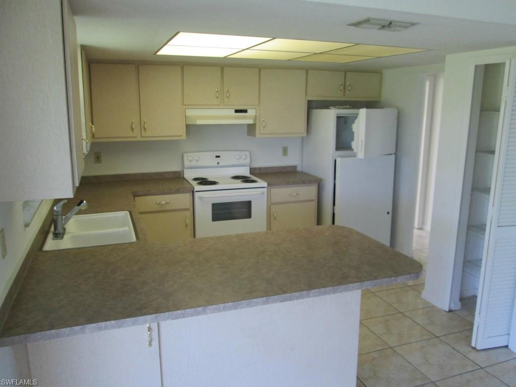 COUNTRY CLUB ESTATES - Residential