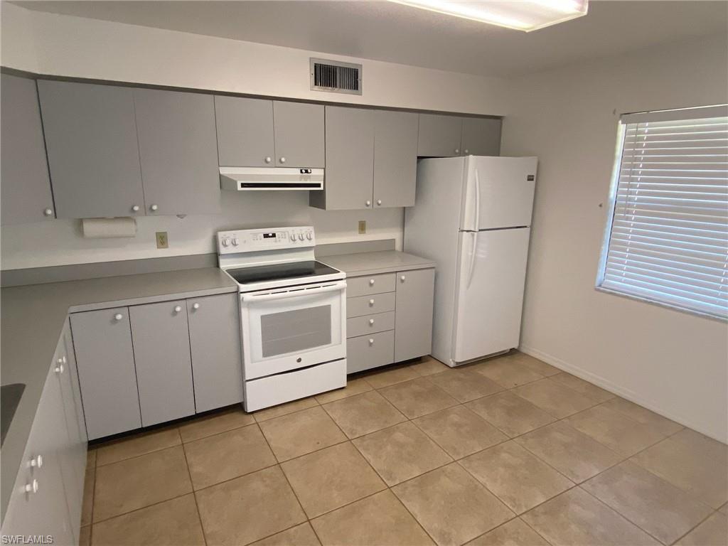 PARADISE SHORES - Residential