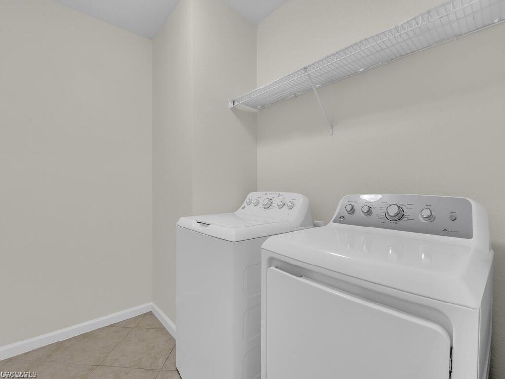 BOTANICA LAKES - Residential Lease