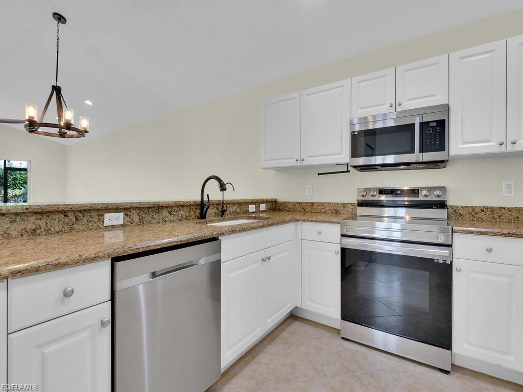 BOTANICA LAKES - Residential Lease