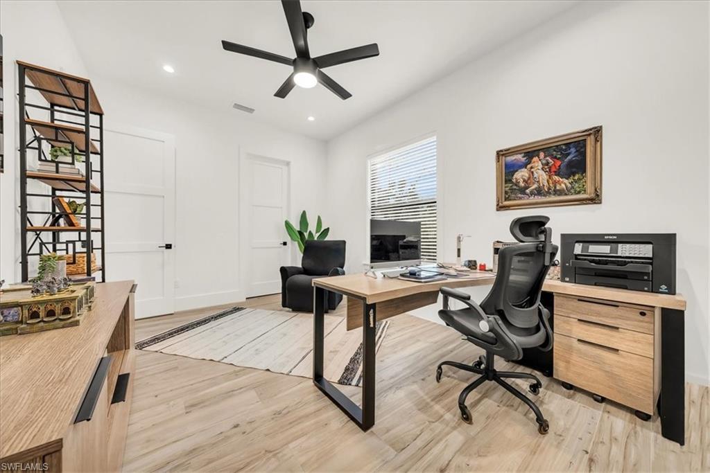 COLLIER WOODS - Residential