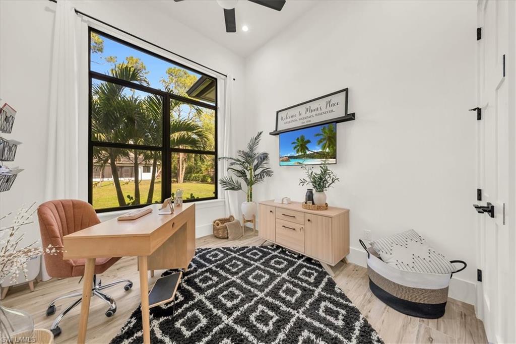 COLLIER WOODS - Residential