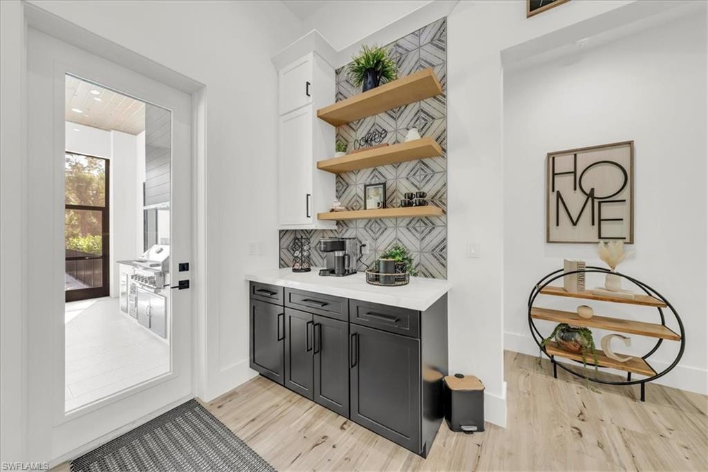 COLLIER WOODS - Residential