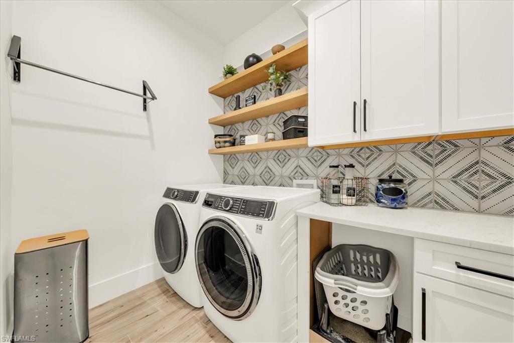 COLLIER WOODS - Residential