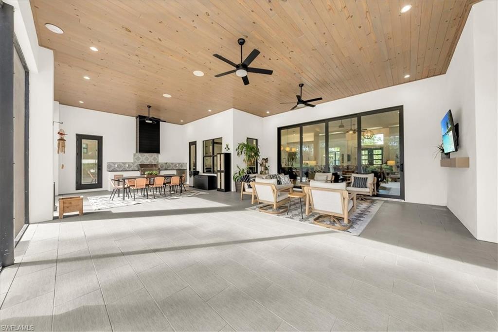 COLLIER WOODS - Residential