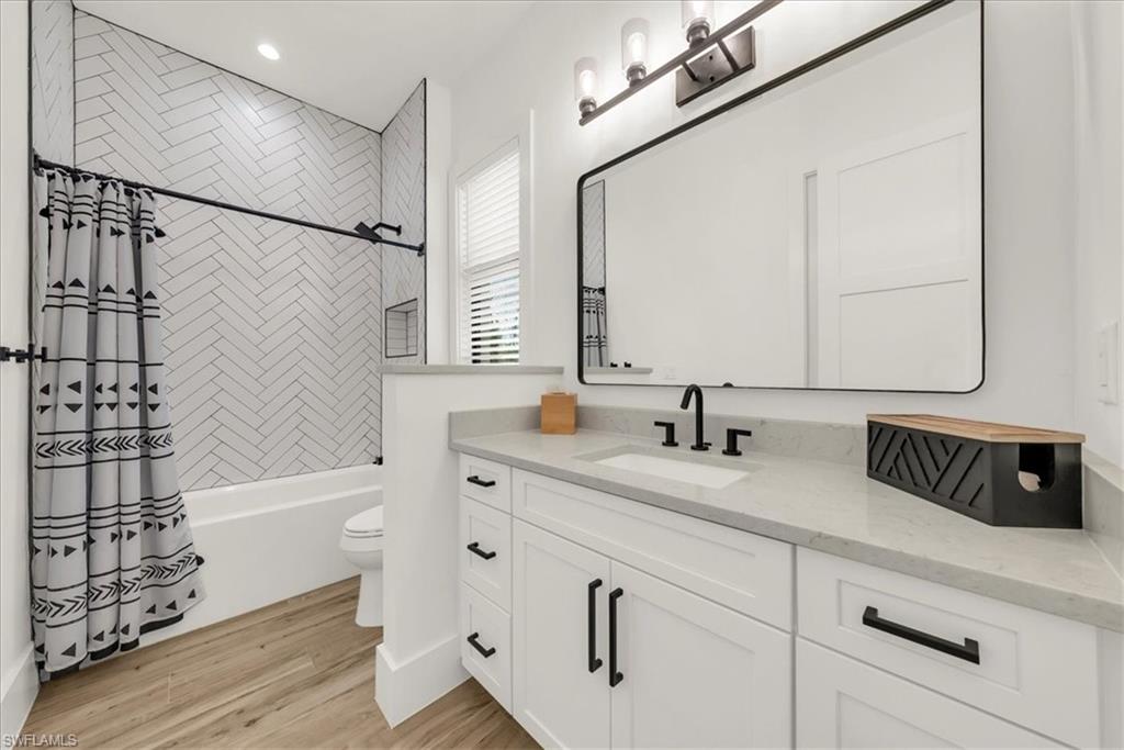 COLLIER WOODS - Residential