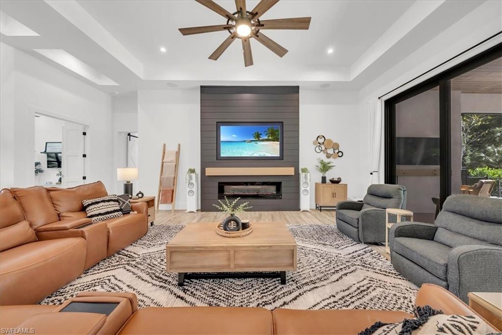 COLLIER WOODS - Residential