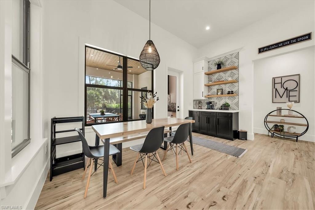 COLLIER WOODS - Residential