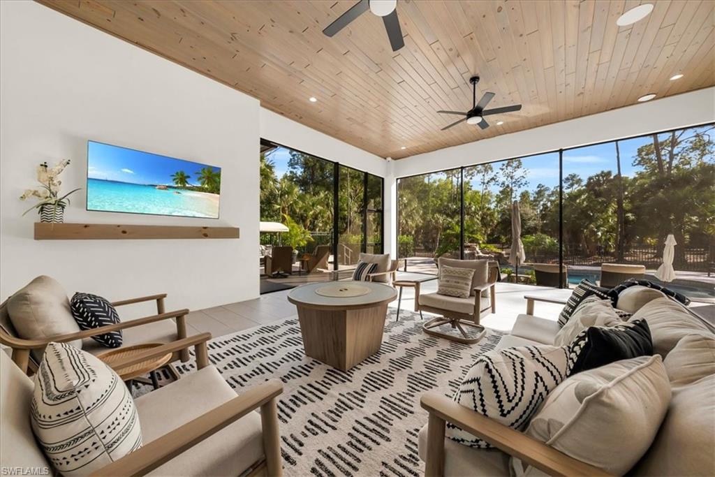 COLLIER WOODS - Residential