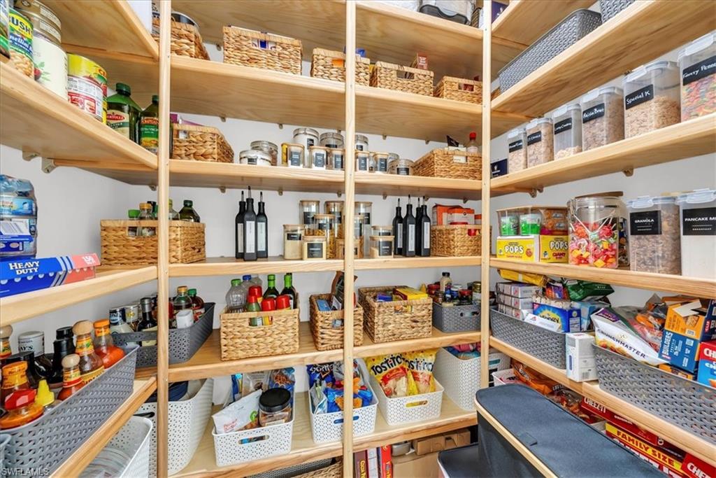 COLLIER WOODS - Residential