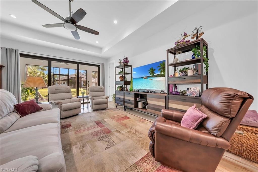 COLLIER WOODS - Residential