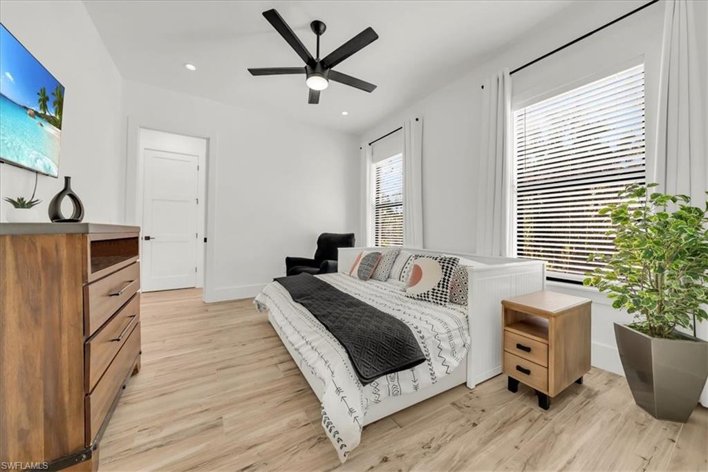 COLLIER WOODS - Residential