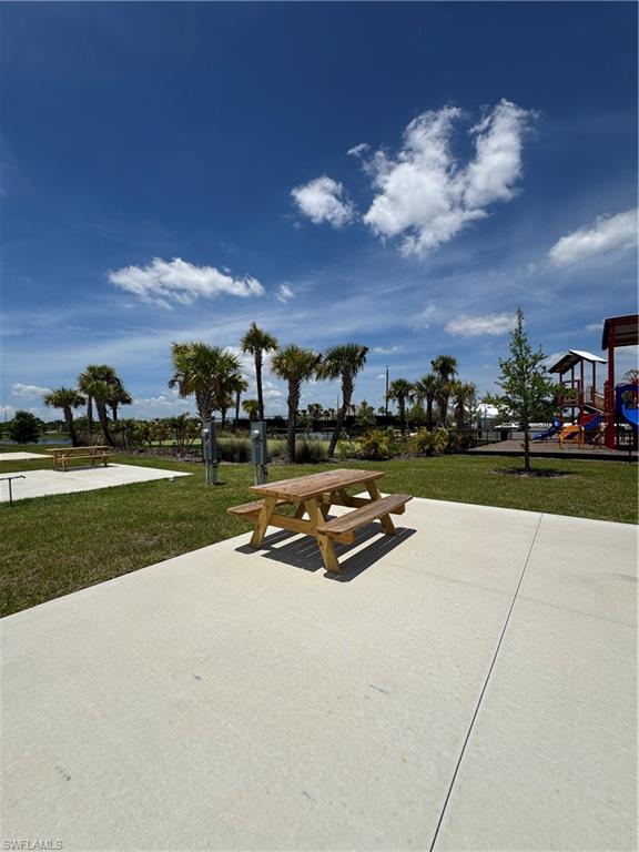 PALM BREEZE - Land