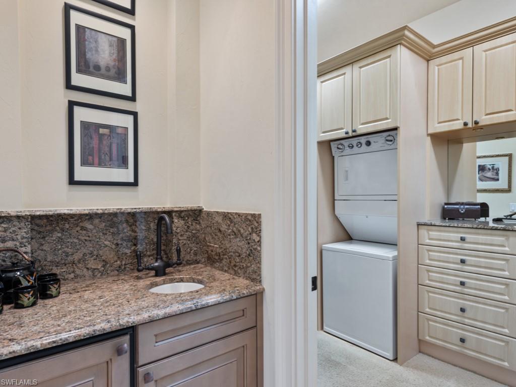 ROOKERY LAKE - Residential