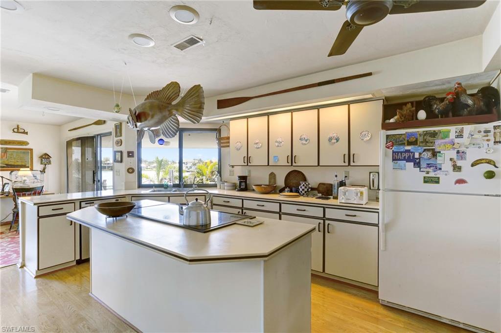 MARCO BEACH - Residential