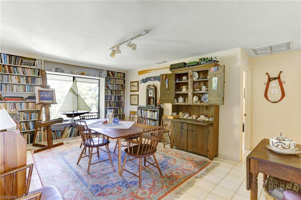 MARCO BEACH - Residential