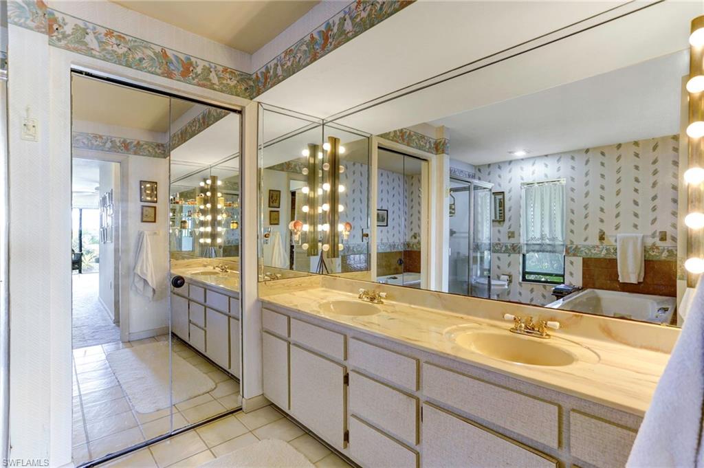 MARCO BEACH - Residential