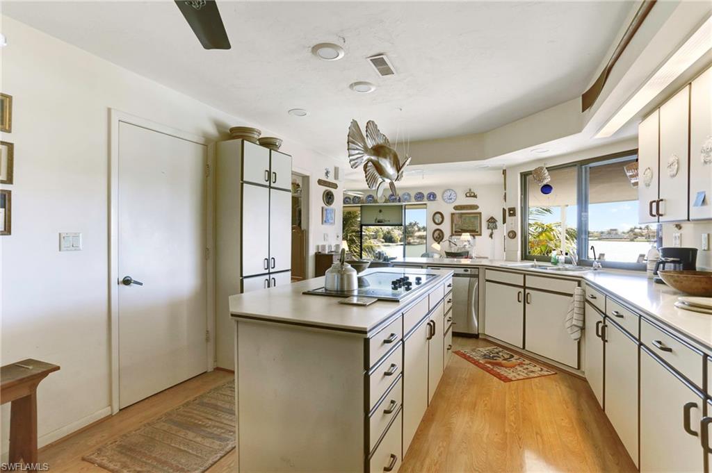 MARCO BEACH - Residential