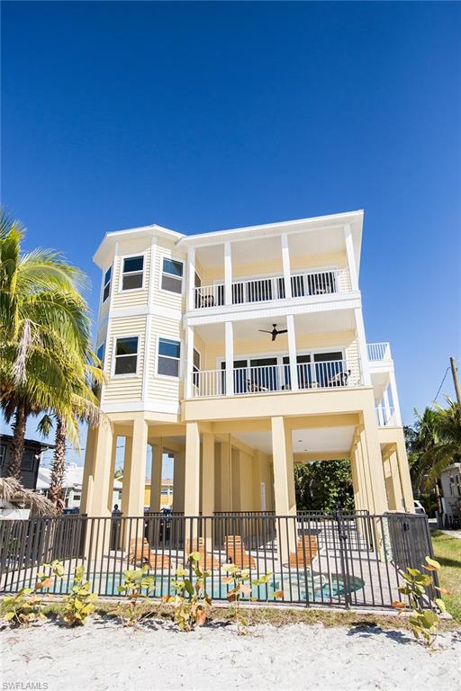 CRESCENT BEACH - Residential