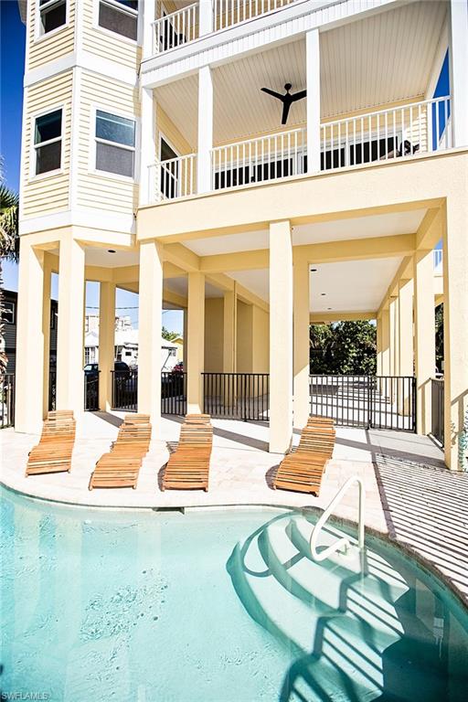 CRESCENT BEACH - Residential