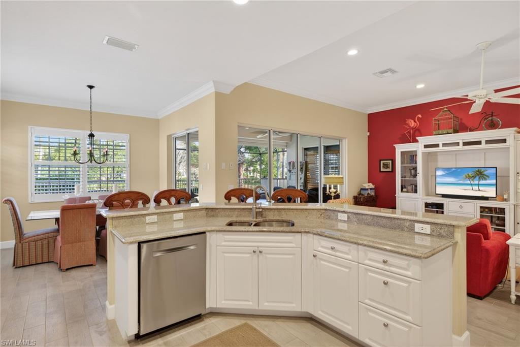 CROWN COLONY - Residential