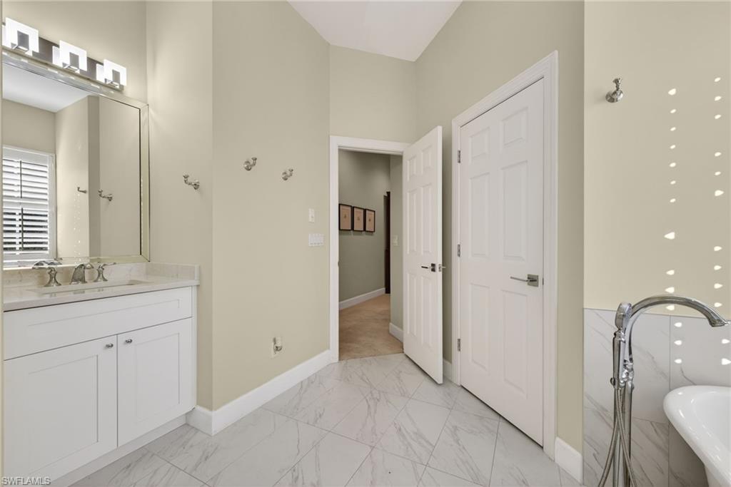 CROWN COLONY - Residential