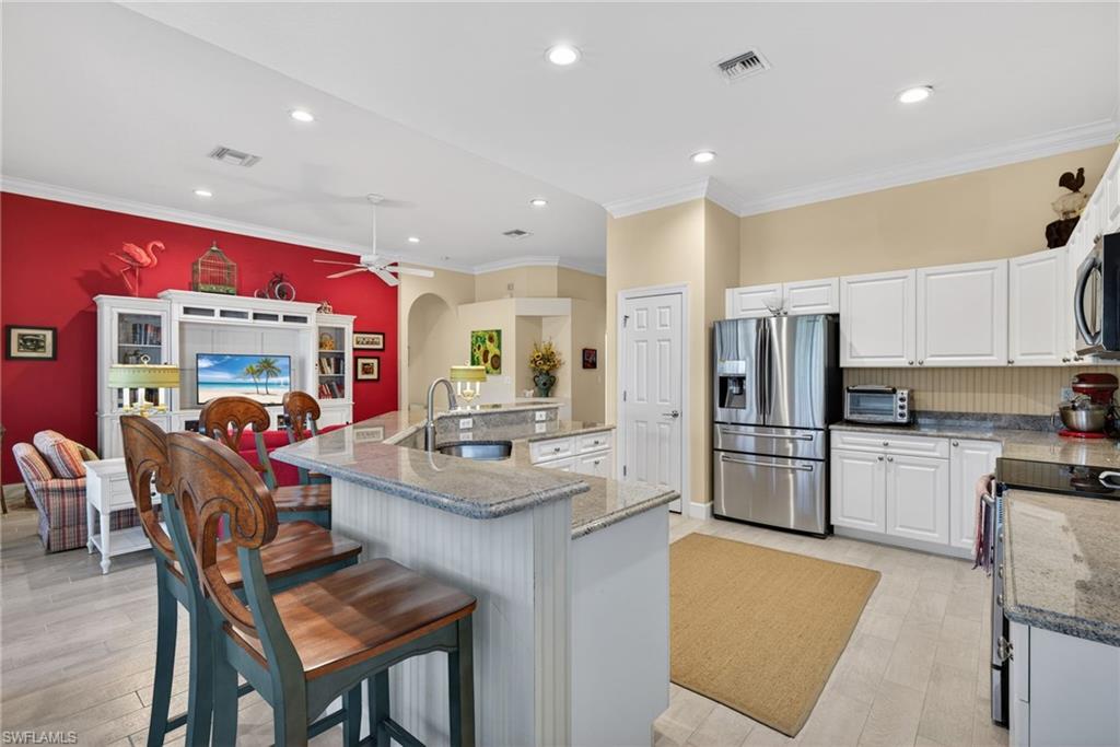 CROWN COLONY - Residential