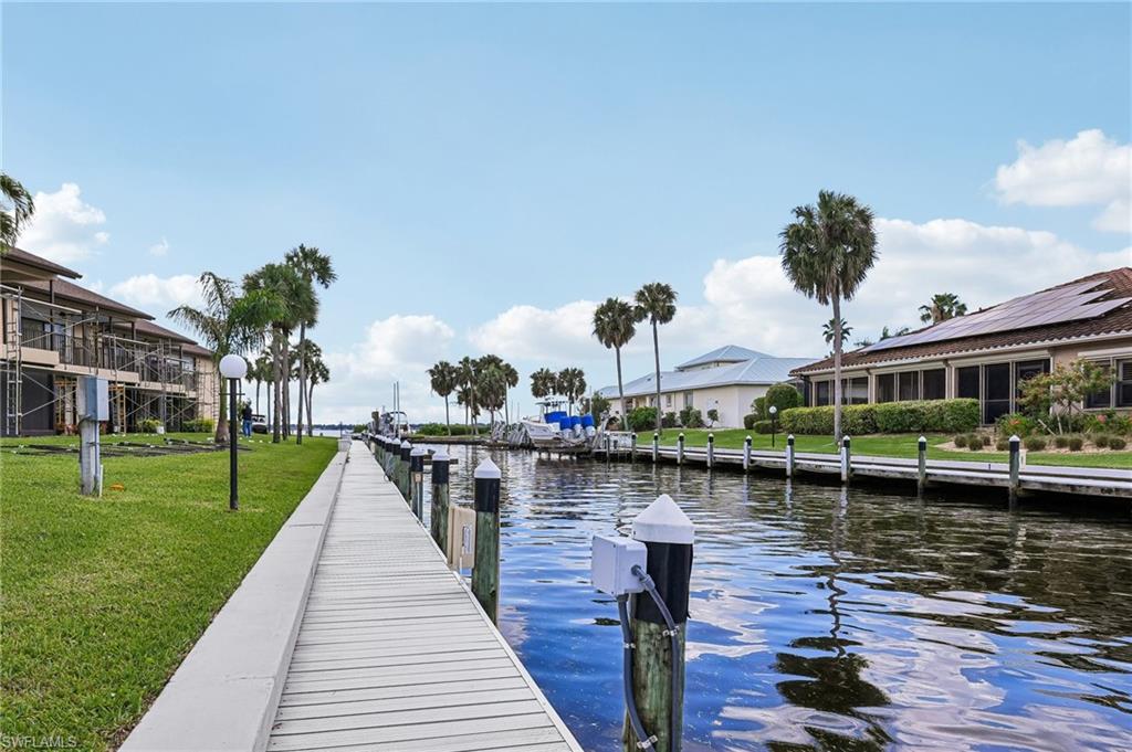 ADMIRALTY YACHT & RACQUET CLUB - Residential