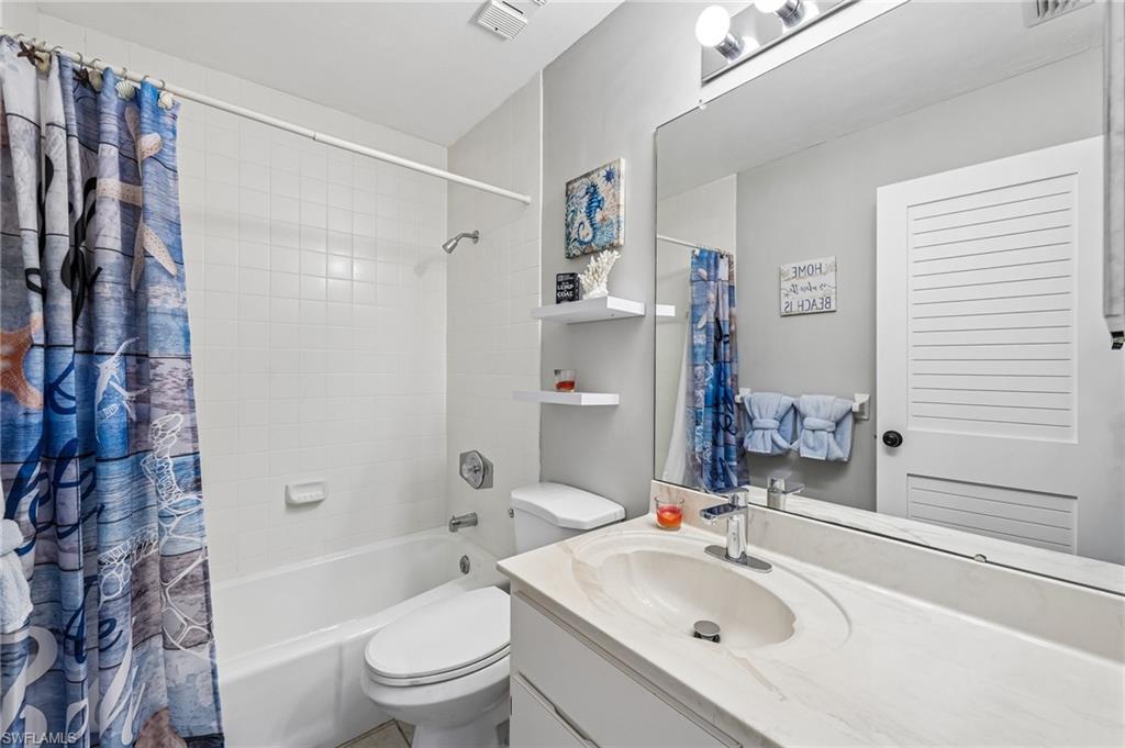 ADMIRALTY YACHT & RACQUET CLUB - Residential