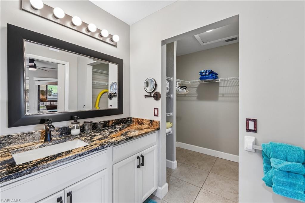 ADMIRALTY YACHT & RACQUET CLUB - Residential