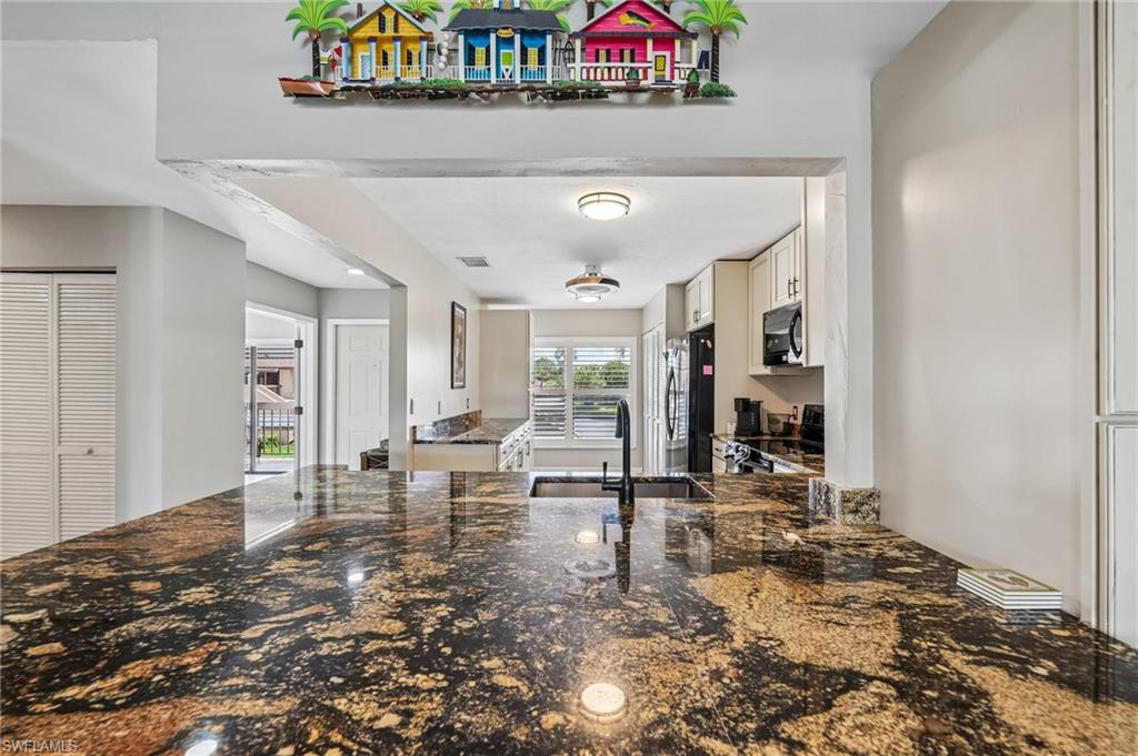 ADMIRALTY YACHT & RACQUET CLUB - Residential