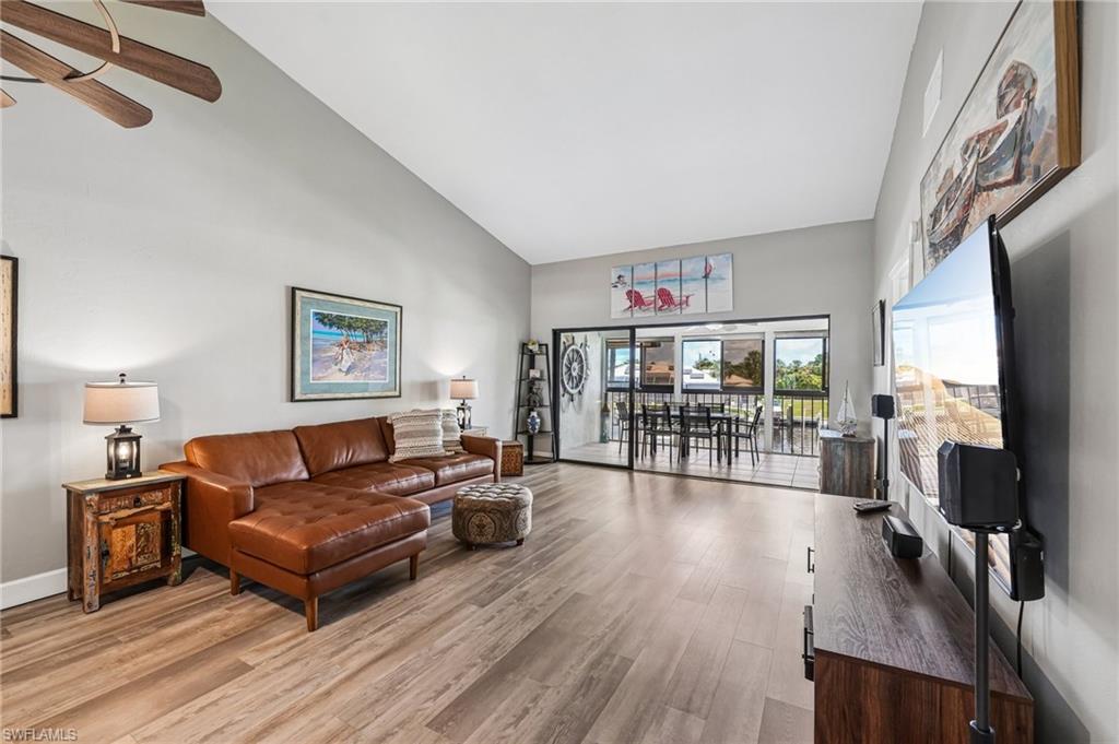 ADMIRALTY YACHT & RACQUET CLUB - Residential