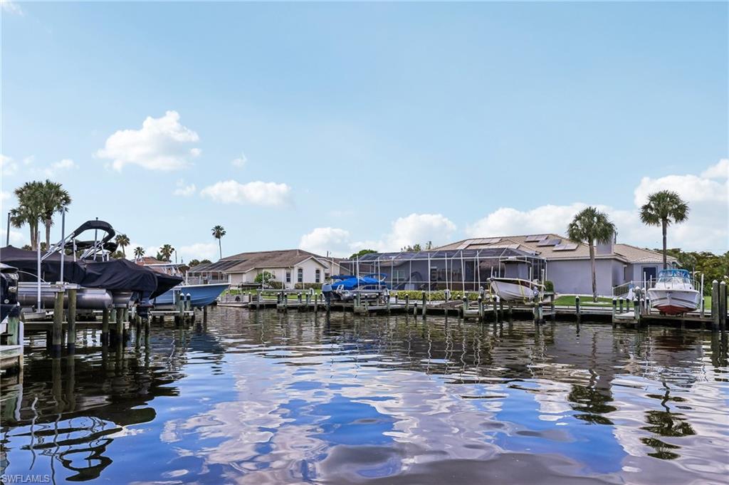 ADMIRALTY YACHT & RACQUET CLUB - Residential