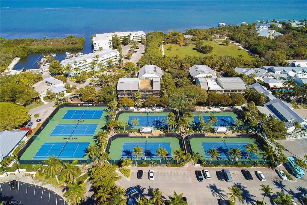 TENNIS VILLAS - Residential