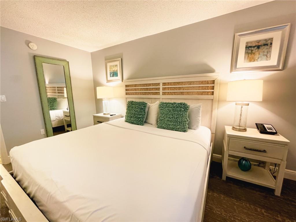 TENNIS VILLAS - Residential