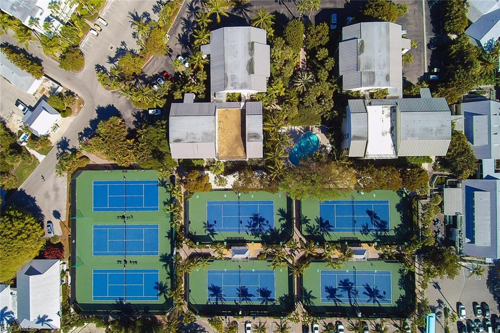 TENNIS VILLAS - Residential