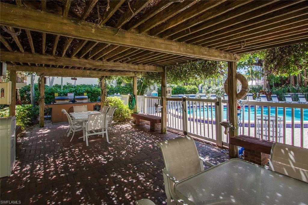 TENNIS VILLAS - Residential