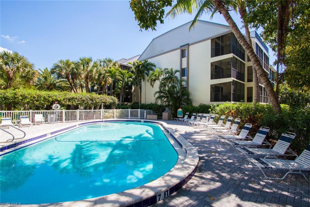 TENNIS VILLAS - Residential