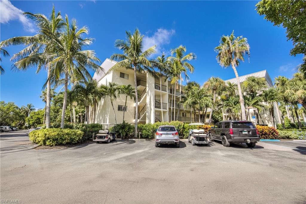 TENNIS VILLAS - Residential