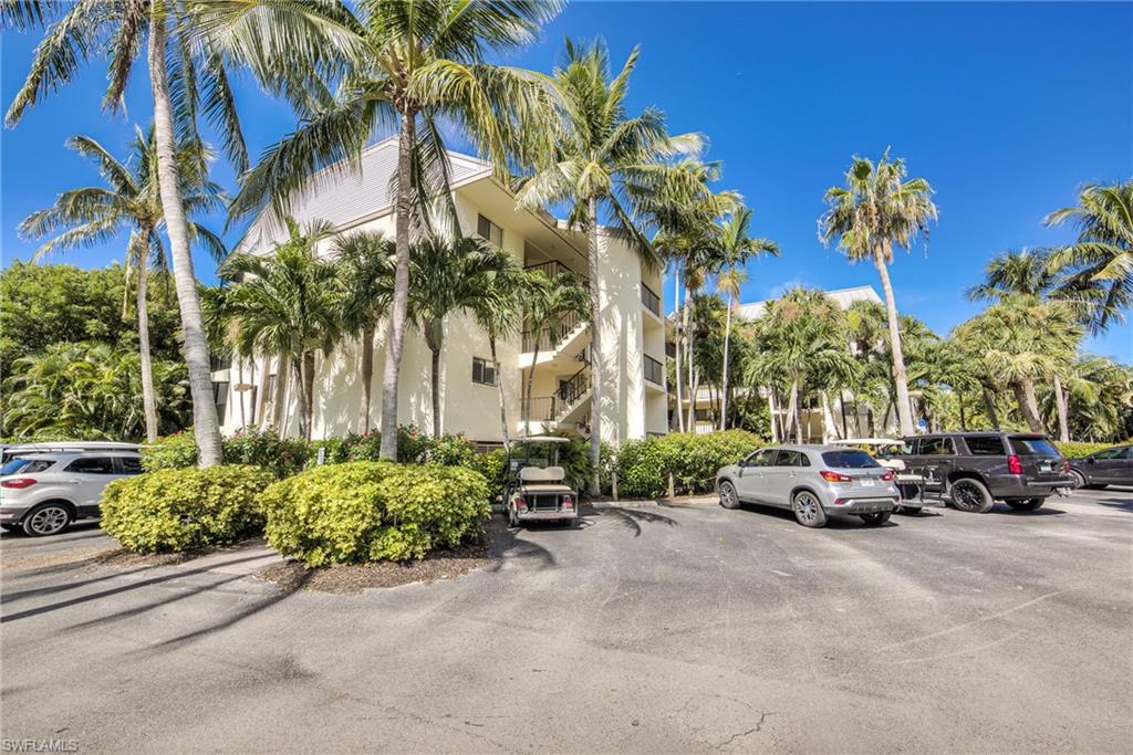 TENNIS VILLAS - Residential