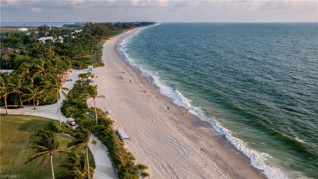 TENNIS VILLAS - Residential