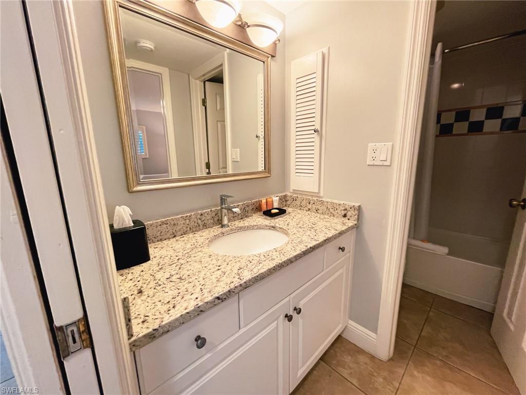 TENNIS VILLAS - Residential