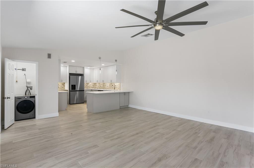 ROYAL WOODS - Residential