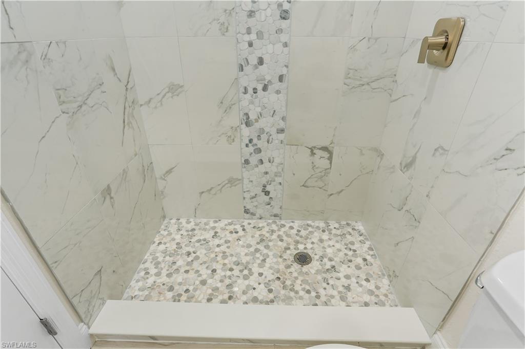 ROYAL WOODS - Residential