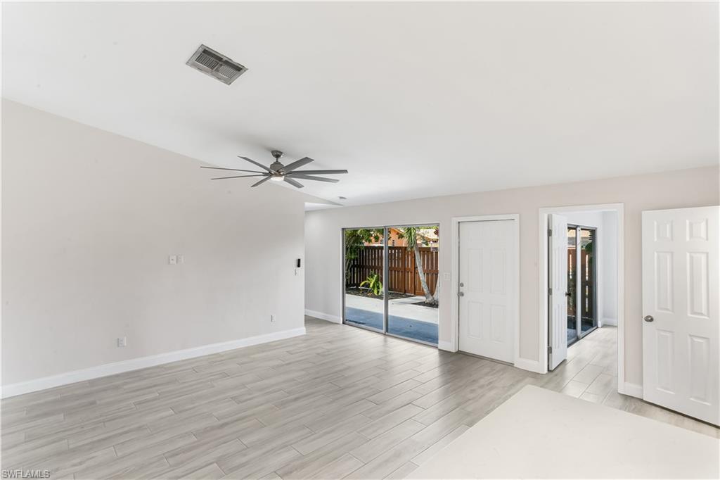 ROYAL WOODS - Residential