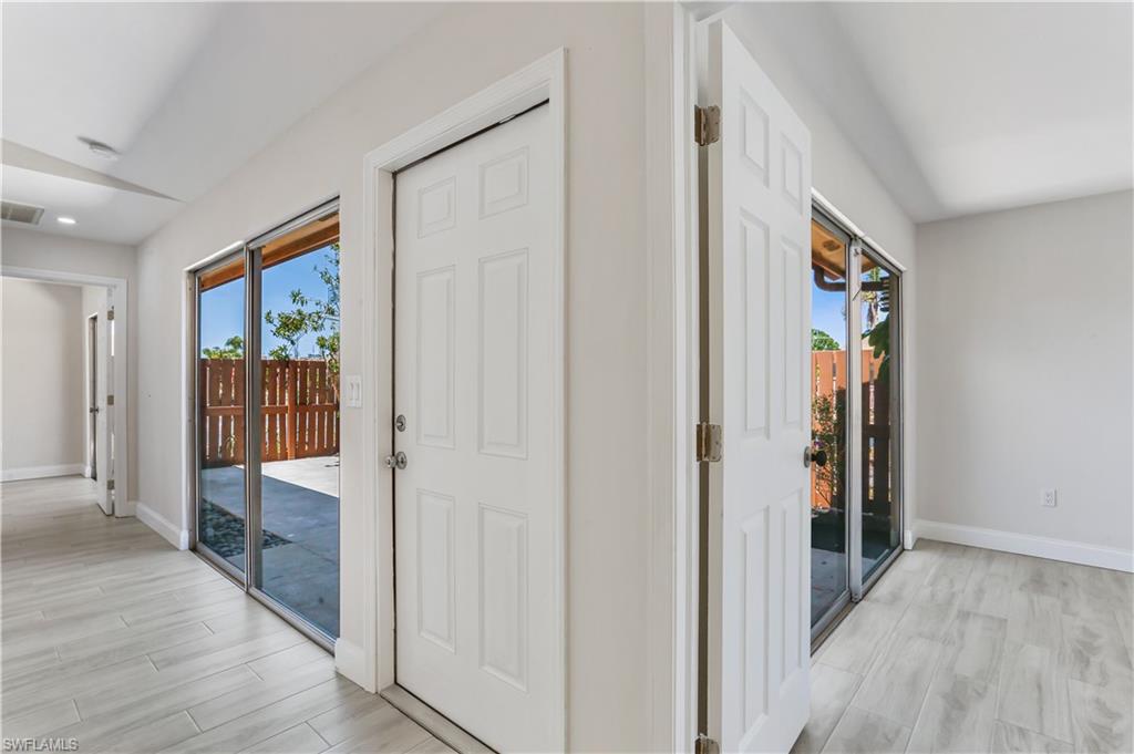 ROYAL WOODS - Residential